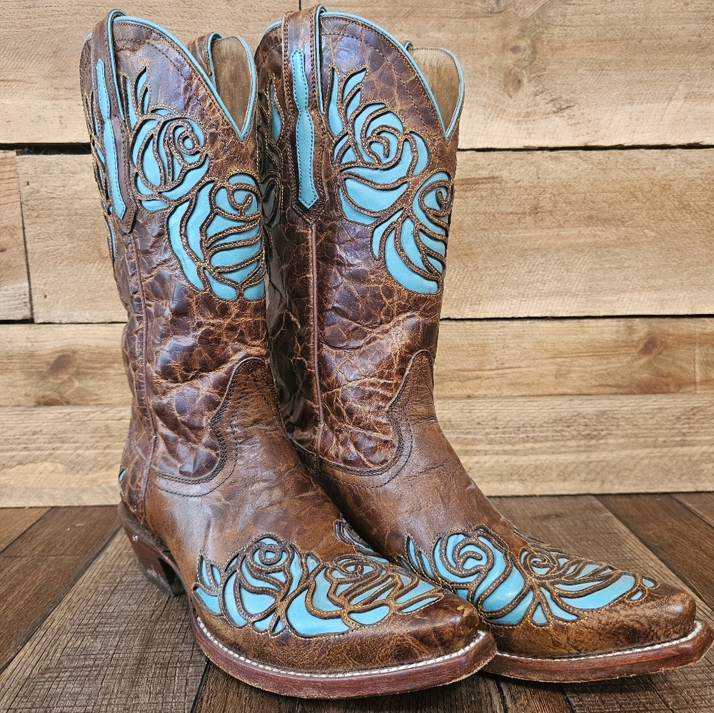 Ariat boots. Size 8. Worn twice to a rodeo